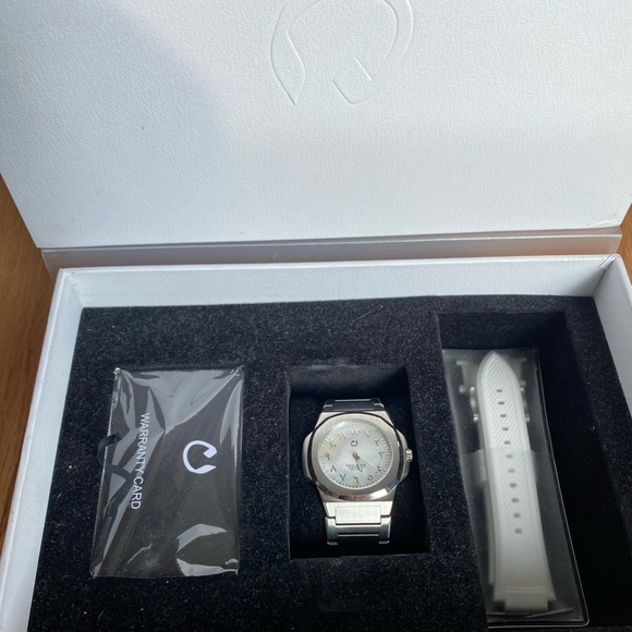 Nuun Mother of Pearl Watch - Picture 5 of 11